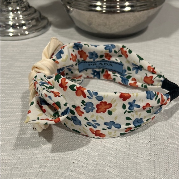 Fashion Jewelry Floral Hairband with Cream Bow - Picture 4 of 5